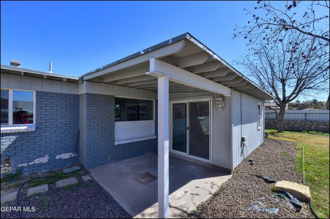 Building Photo - 6209 Heath Way