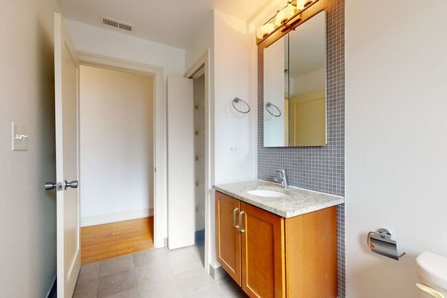 Floorplan - 5234-5244 S. Ingleside Avenue