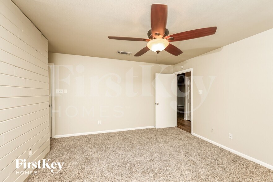 Building Photo - 7314 Harvest Hill Dr