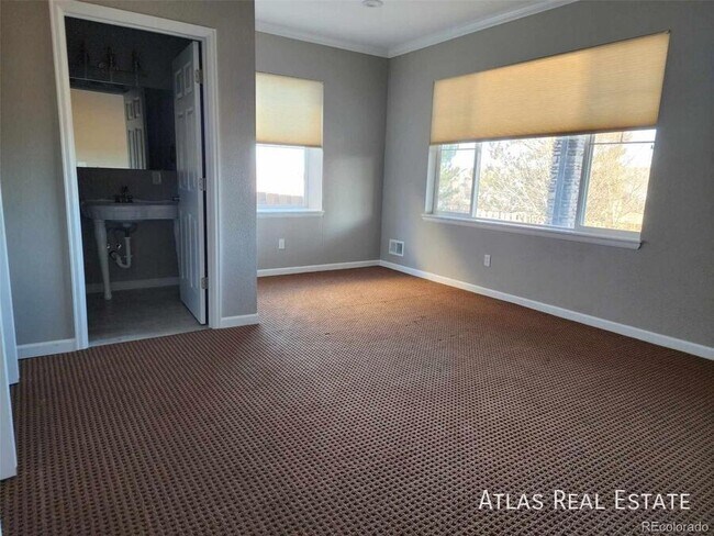 Building Photo - 6242 S Oak Hill Ct