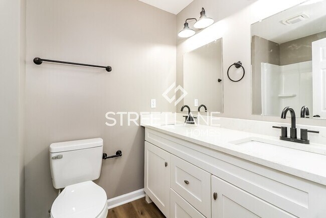 Building Photo - FIRST FULL MONTH OFF WITH 13 MONTH LEASE