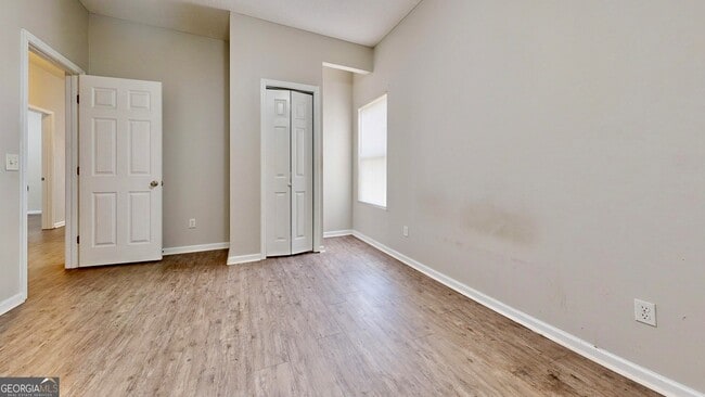 Building Photo - 122 Grove Hill Ave