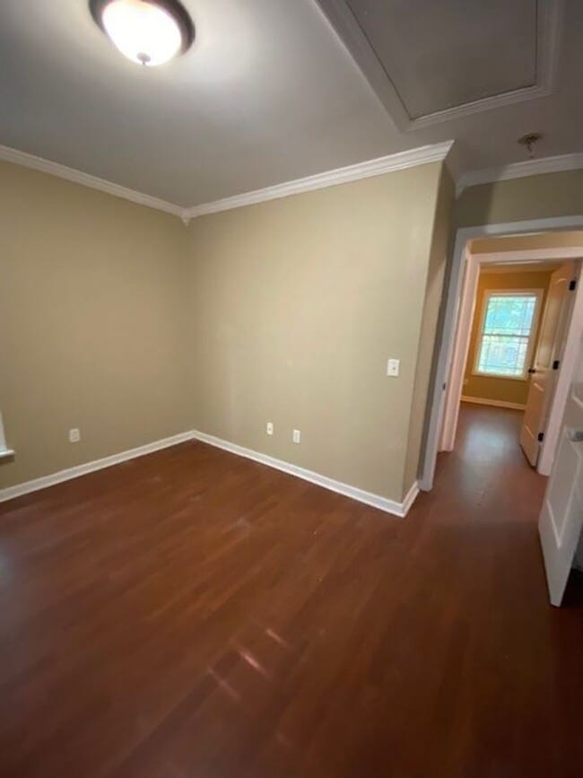 Building Photo - Welcome to this stunning 3-bedroom, 2-bath...