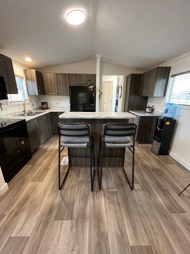 Building Photo - 4313-4312 Condesa Dr NW