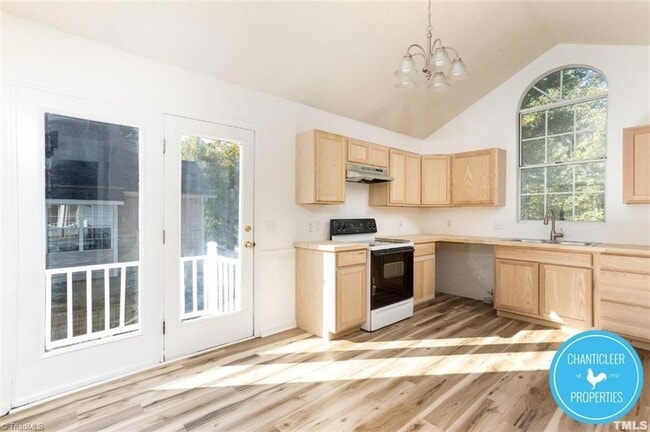 Building Photo - 362 Wilson St