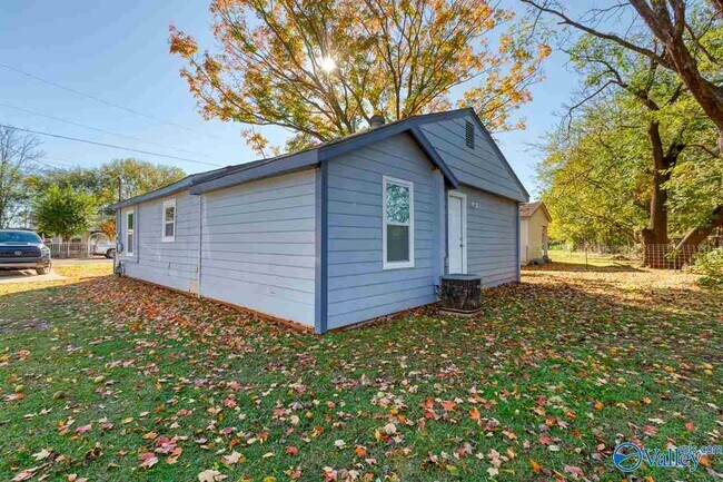 Building Photo - 2910 2nd Ave NW