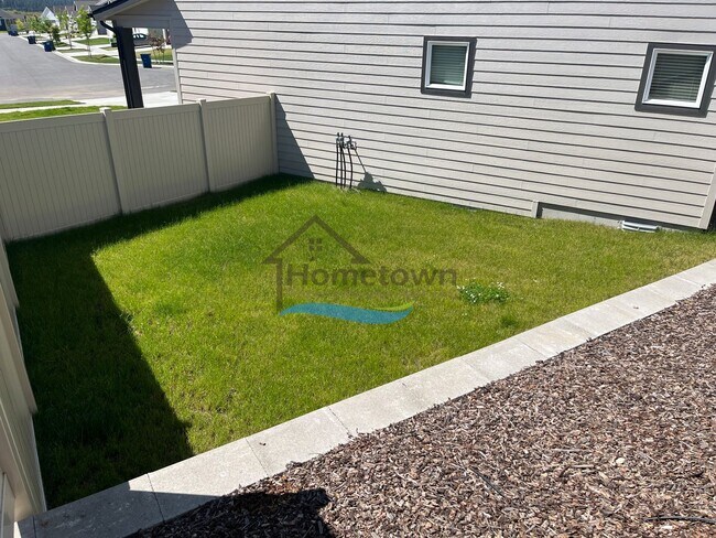 Building Photo - Woodbridge South Home with 4 Bedrooms and 3 Bathrooms in Post Falls build in 2021!