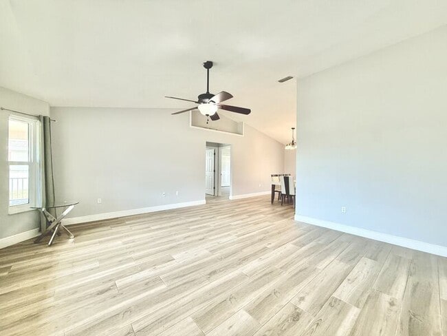 Building Photo - 22148 Lockport Ave