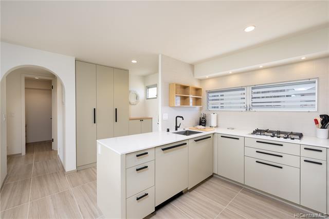 Building Photo - 2161 Kalia Rd