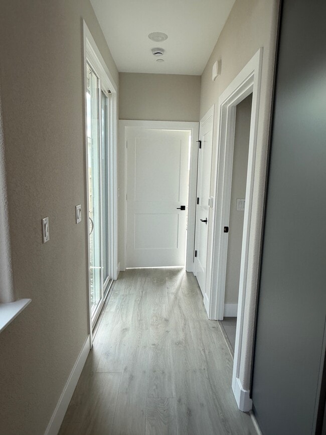 Building Photo - 4085 Peter's Ct