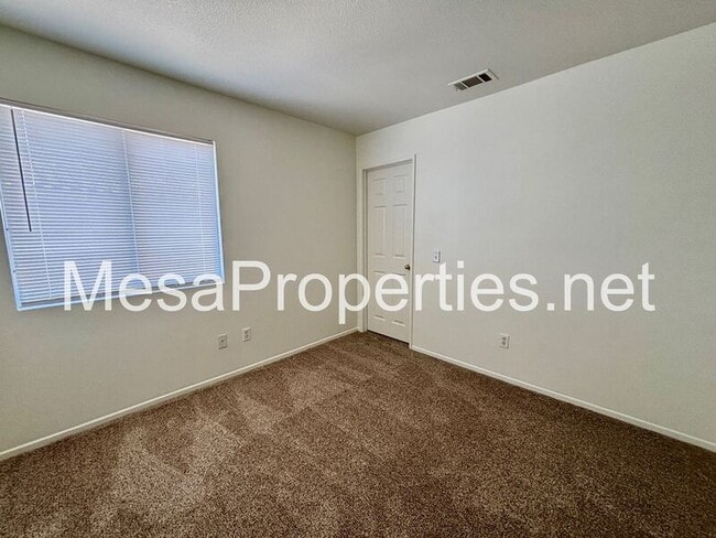 Building Photo - 15083 Brown Ln