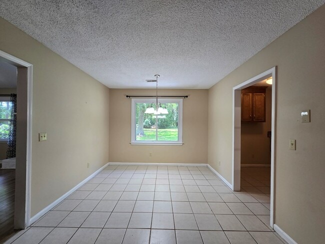 Building Photo - 1520 Crowndale Dr
