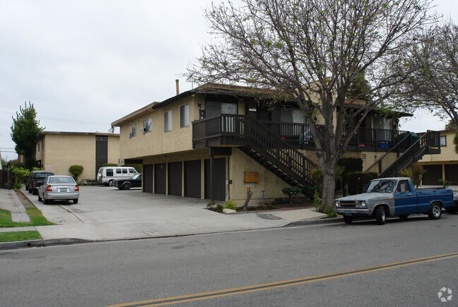 Primary Photo - 7911-7921 Holt Ave
