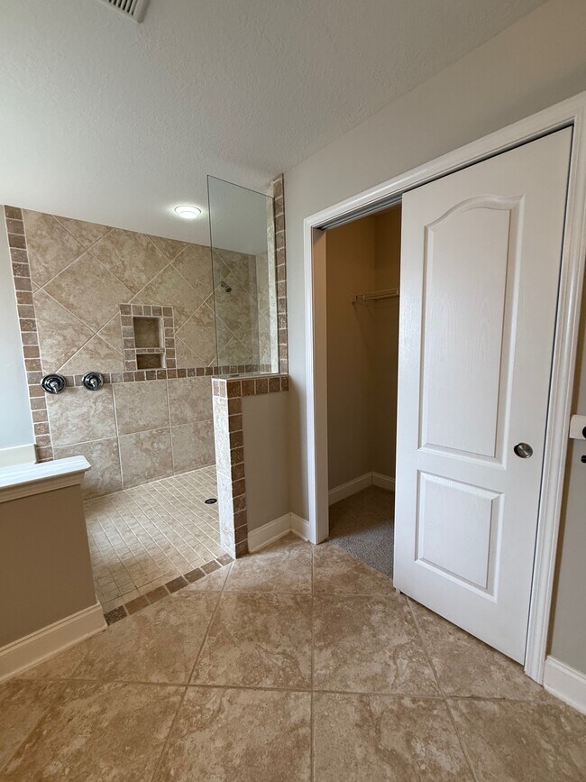 Building Photo - 9722 Misty Meadow Ln