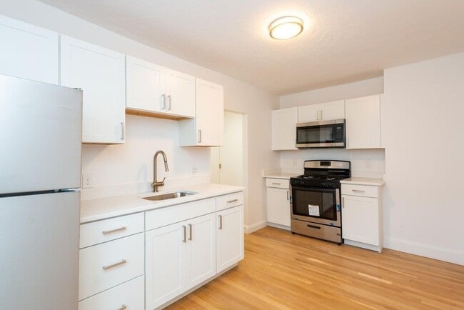 Primary Photo - 116 Adams St
