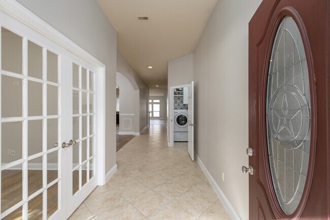 Building Photo - 13043 Sweetgum Shores Dr