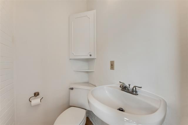 Building Photo - 7759 Royal Ln