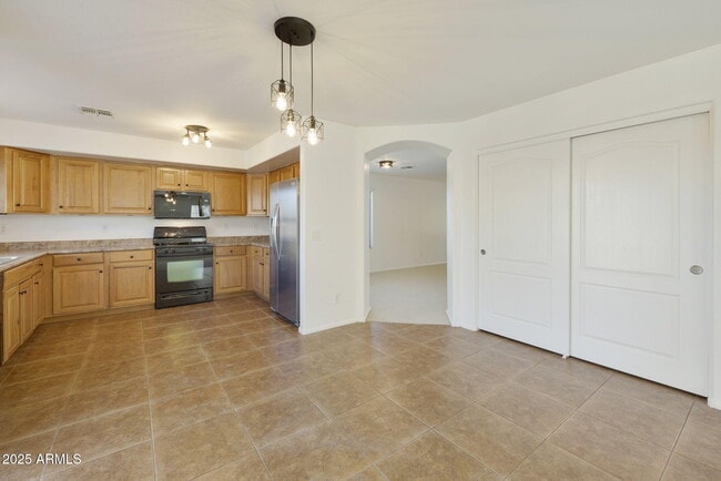 Building Photo - 2404 W Silver Sage Ln