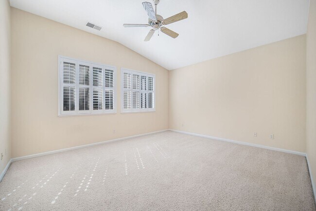 Building Photo - Highly Desirable Executive Home: 4 Bedrooms, 3 Bathrooms of Luxury Living