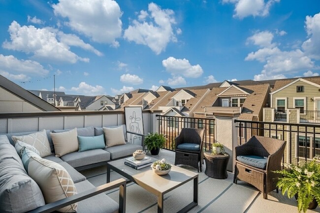 Building Photo - 1053 Manacor Ln