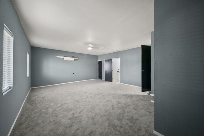 Building Photo - 5800 NW 45th St