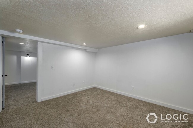 Building Photo - Incredible Basement Unit in Harrison UT