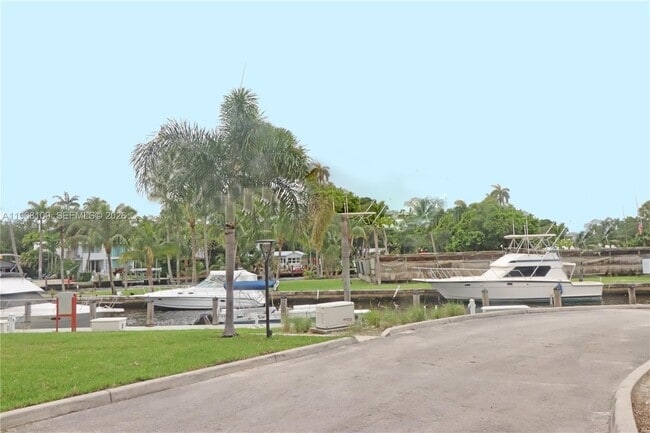 Building Photo - 1301 River Reach Dr