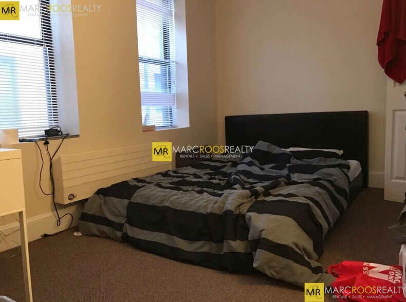 Building Photo - 856 Beacon St