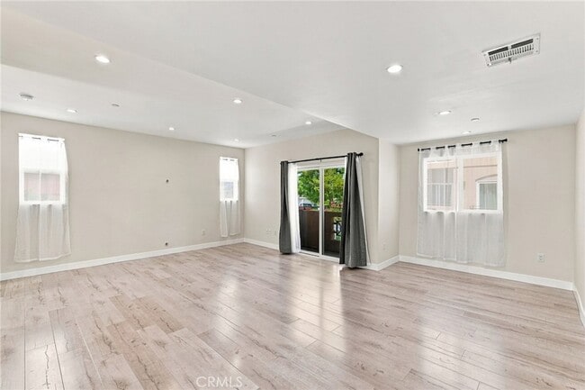 Building Photo - 15340 Lassen St