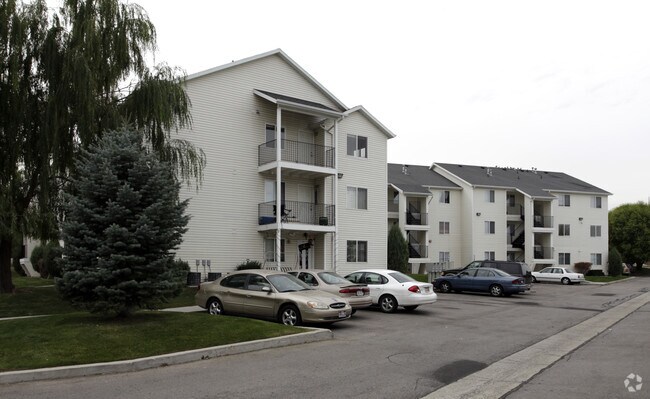 Primary Photo - Willow Hollow Apartments