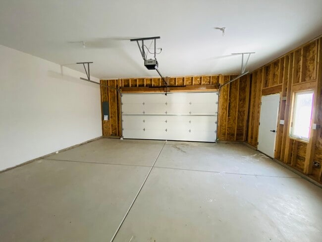 Building Photo - 4216 CYPRESS Pl