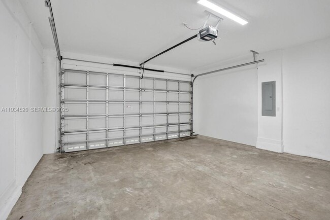 Building Photo - 19594 Broad Shore Walk