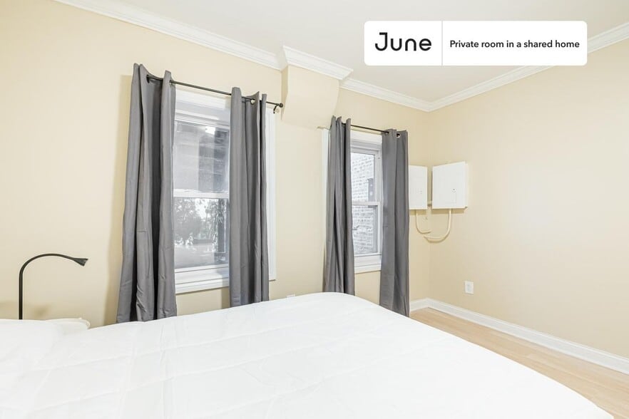 Building Photo - Room in Shared 3 bed/1 bath home