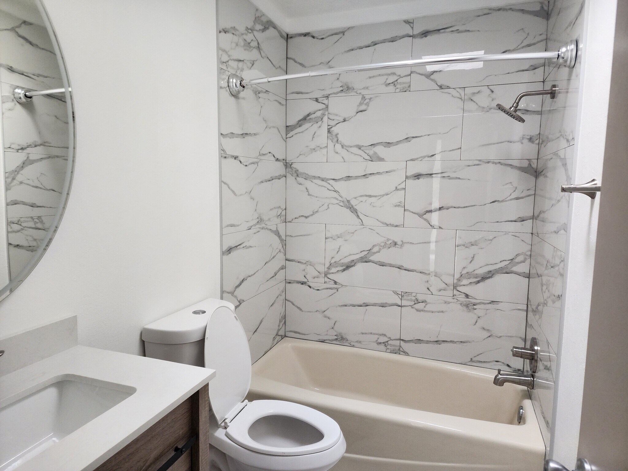 Building Photo - 112 Canyon View Ct NE