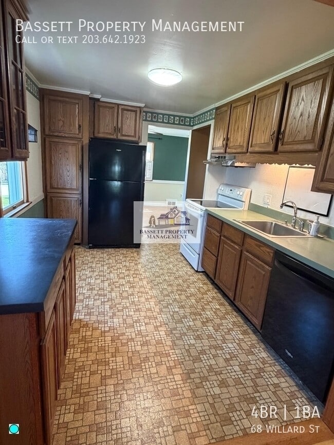 Building Photo - 68 Willard St