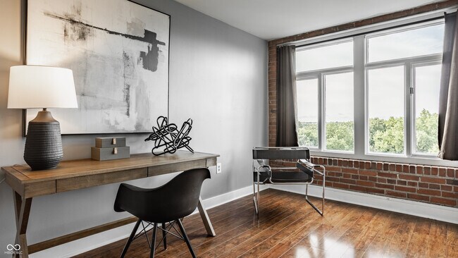 Building Photo - 430 N Park Ave