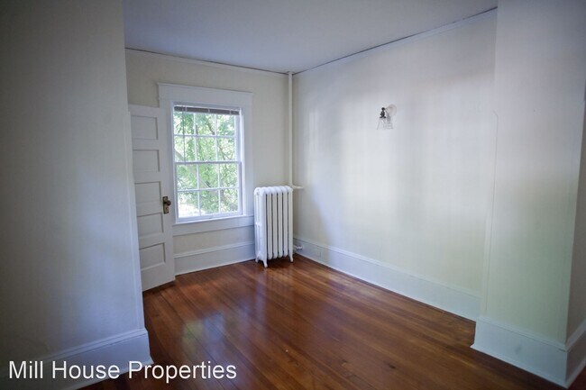 Building Photo - 3 br, 1 bath House - 502 North Street