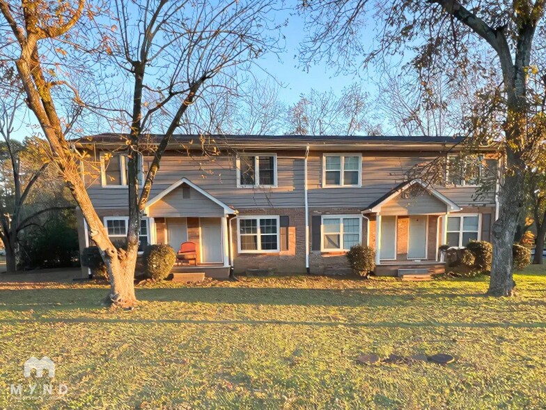 Primary Photo - 808 E Spring St