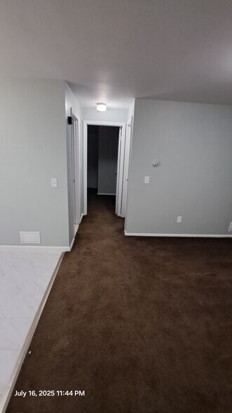 Building Photo - 3139 W Ridge Rd