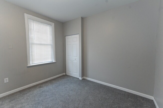 Building Photo - 1 Parkview St