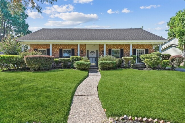 Primary Photo - 20618 Fieldtree Dr