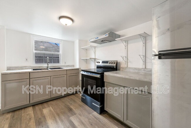 Building Photo - 2015 E 58th St