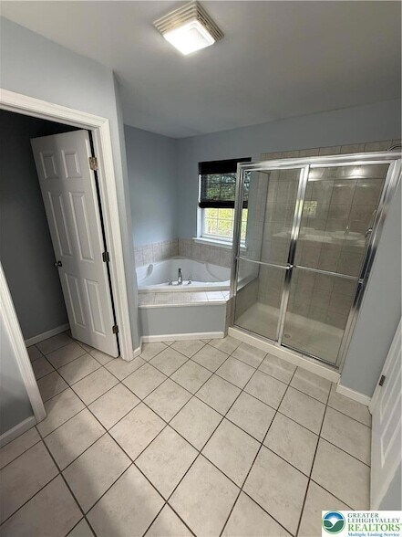 Building Photo - 4528 Bellflower Way