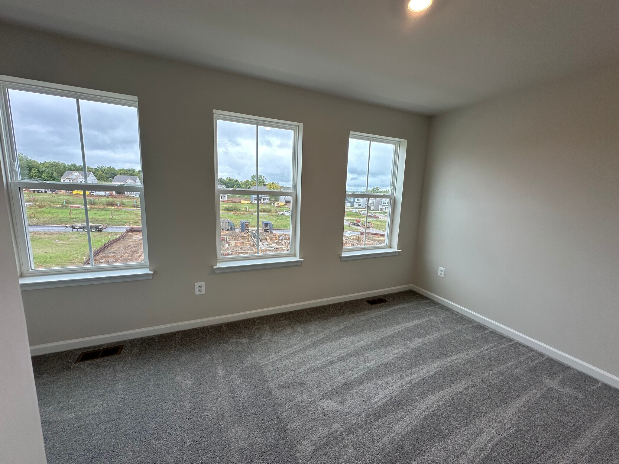 Building Photo - 318 Mineral Springs Rd