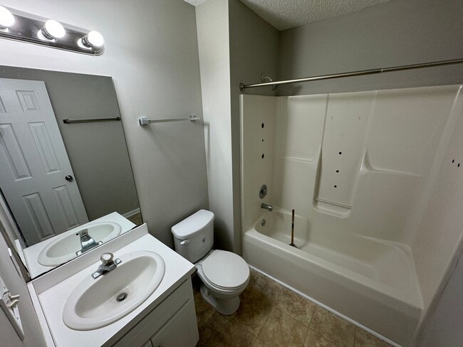 Building Photo - Renovated 3 Bedroom House Near Black Creek...