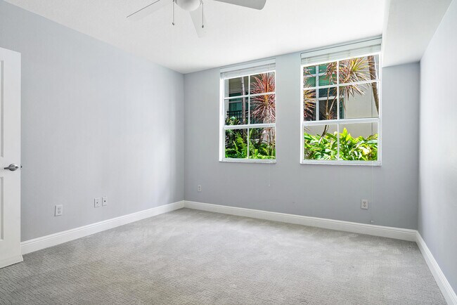 Building Photo - 600 S Dixie Hwy