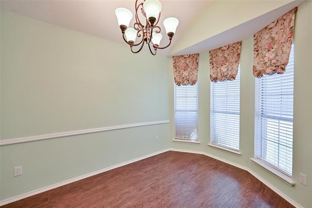 Building Photo - 907 Clear Creek Dr