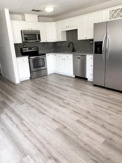 Building Photo - 4406 Elderberry Dr