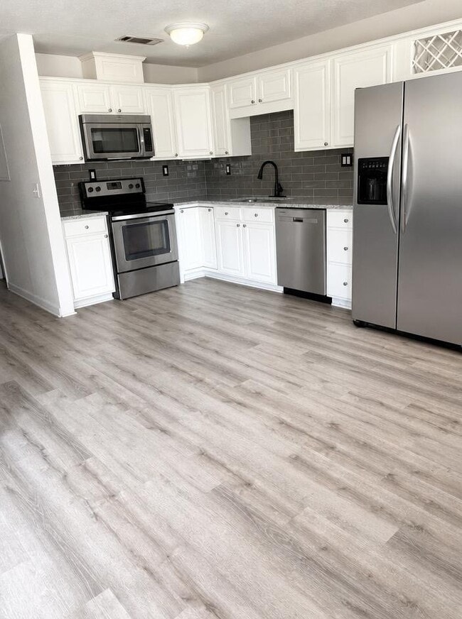 Building Photo - 4406 Elderberry Dr