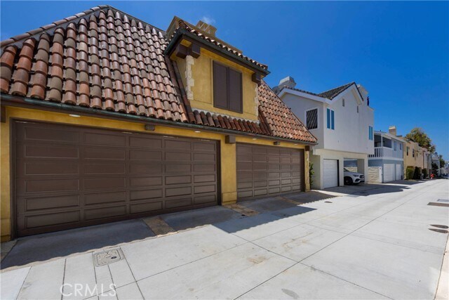 Building Photo - 515 Begonia Ave